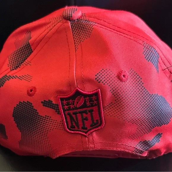 Sold out ‼️New Era Red Camo Snapback Cap - Picture 3 of 5